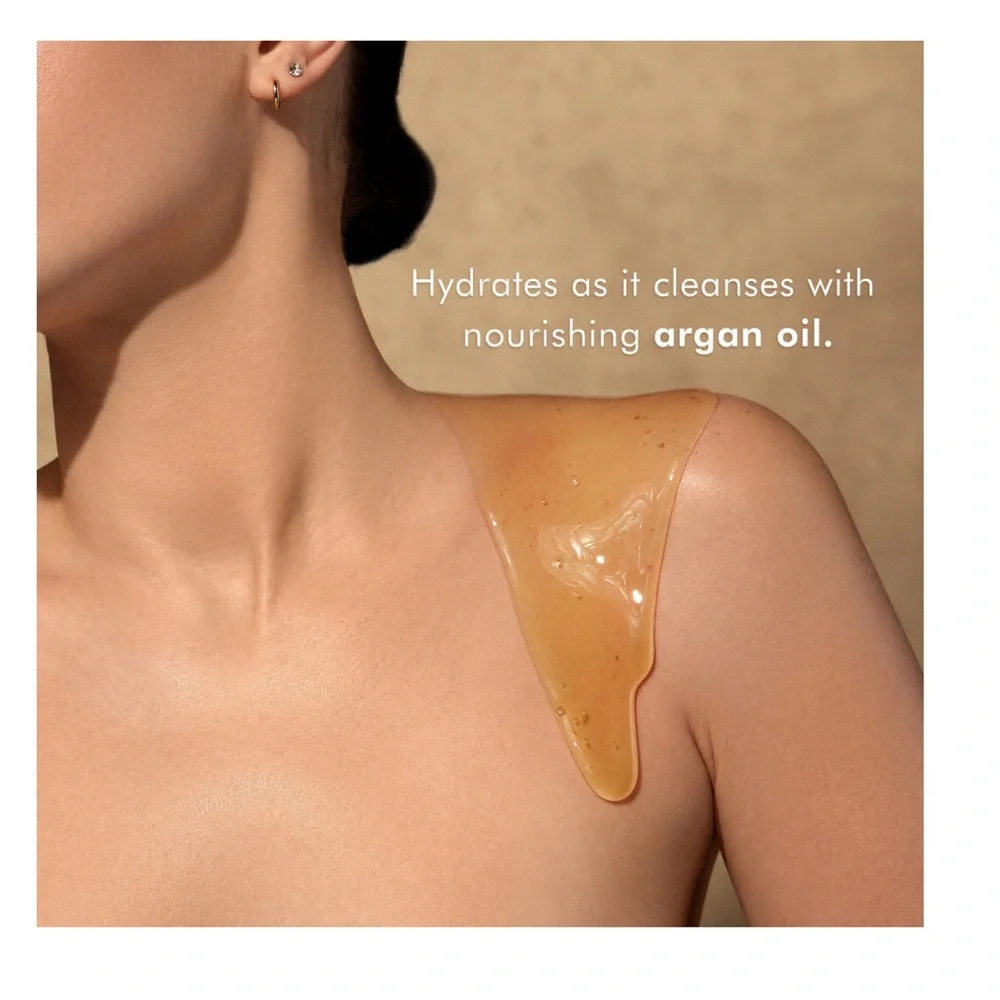 Moroccanoil Oud Minéral Invigorating Shower Gel - Picture 4 of 9